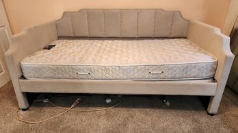 Vintage Daybed With Adjustable Bed Frame