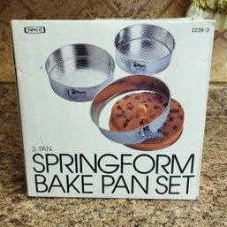 3 Piece Springform Bakeware Set