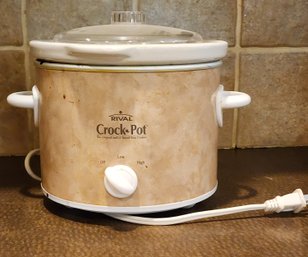 Small RIVAL Crock Pot Slow Cooker