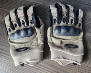 Size Large OAKLEY Protective Sport Gloves
