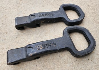 Pair Of DODGE RAM Front Tow Hooks 2500 3500