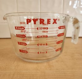 PYREX 4 Cup Measuring Cup