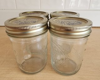 (4) BALL Mason Jars With Lids Canning Supplies