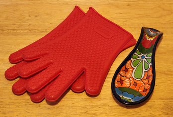 Protective Oven Mitt Pair And Signed Ceramic Spoon Cradle