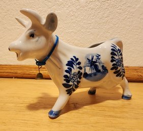 Vintage DELFT BLUE Cow Figure