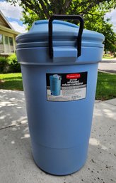 Vintage Blue 32 Gallon RUBBERMAID Bruiser Refuse Rolling Container With Lid
