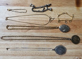 #K15 Assortment Of Vintage Ladies Necklace And BraceletSelections