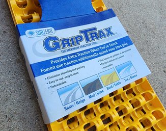 Set Of Yellow GRIP TRAX Off Road Winter Sand RECOVERY Tools