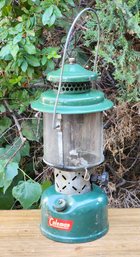 Vintage COLEMAN Model 220E LANTERN With Original PYREX Glass