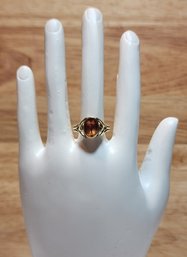 #JB146 Flattering Vintage Size 7 14k Yellow Gold And Dark Amber Tone Accent Center Stone Fine Jewelry