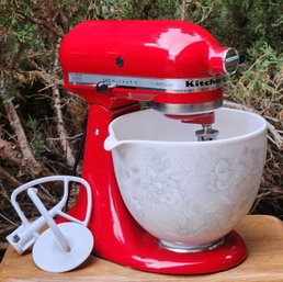 Great Red KITCHEN AID Mixer With Custom Bowl And Attachments