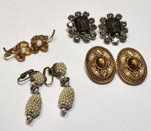 #JB194 Vintage Assortment Of Earrings Costume Jewelry