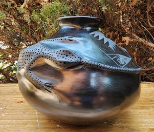 Mata Ortiz Blackware Pottery Lizard Theme Southwest Pottery Vessel