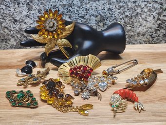 JB371 Vintage Assortment Of Costume Jewelry Pin Brooch Selections Rhinestone Style