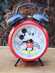 Vintage MICKEY MOUSE Quartz Battery Powered Alarm Clock