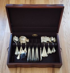 Vintage REED AND BARTON Flatware Set With Box