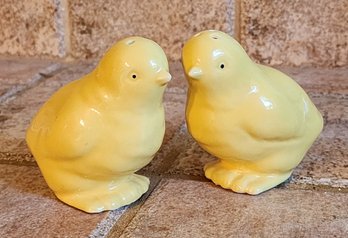 Vintage Pair Of Ceramic Yellow Bird Salt And Pepper Shakers