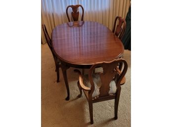 Vintage THOMASVILLE Winston Court Table And Chairs With Leaves