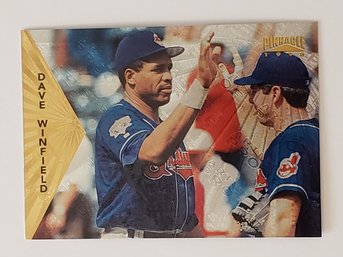 1996 Pinnacle Dave Winfield Artist's Proof Starburst Parallel Baseball Card Indians