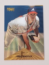 1996 Pinnacle Greg Maddux Starburst Parallel Baseball Card Braves