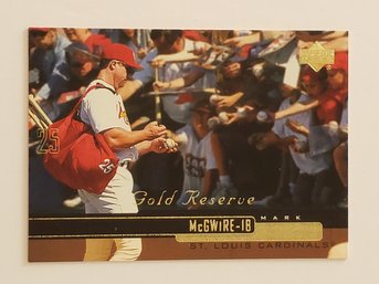 2000 Upper Deck Gold Reserve Mark McGwire Baseball Card Cardinals