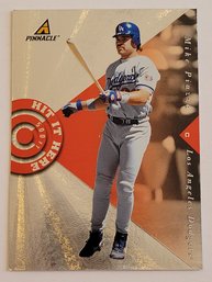 1997 Pinnacle Mike Piazza 'Hit It Here' Insert Baseball Card Baseball Card Mets #'d 04220