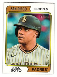2023 Topps Heritage Juan Soto Baseball Card Padres