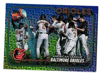 2024 Topps Holiday Parallel Baltimore Orioles Team Baseball Card