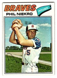 1977 Topps Phil Niekro Baseball Card Braves