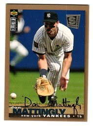 1995 Upper Deck Collector's Choice Don Mattingly SE Gold Signature Parallel Baseball Card Yankees