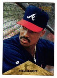 1996 Pinnacle Fred McGriff Starburst Parallel Baseball Card Braves
