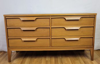 Vintage Johnson Carper Maple 6 Drawer Double Dresser With Mirror (Matching Highboy Lot #25)