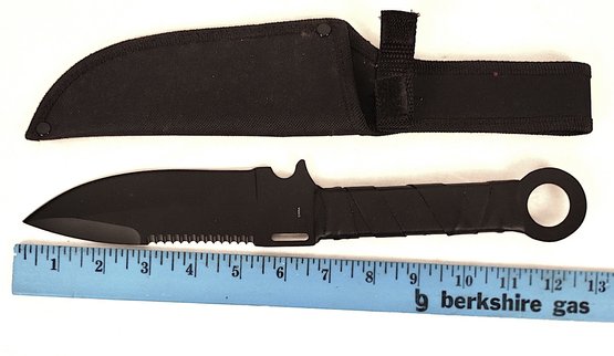 Large Tactical Combat Fixed Blade Knive, With A Black Clip Point Blade, Serrated Edge, Full Tang, Leather Wrap