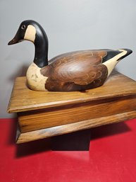 Carved Duck Decoy On A Wooden Box, Humidor, Cigar Box Or Trinkets Box