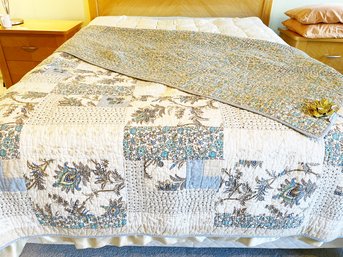 Queen Size Liz Claiborne Quilt White With Flowers Reverses To Turquoise With Tan, Sky Blue Edge