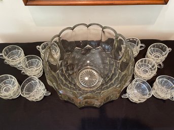 Rare L. E. Smith Glass Old Dominion Punch Bowl And 20 Glasses. Beautiful Centerpiece