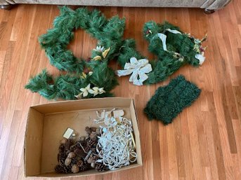 Christmas Garland 20 Feet Total Plus Pinecones And Lights