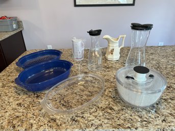 Kitchen 3 Pitchers Salad Spinner Pampered Chef Measure All Cup 2 Bowls Strainer