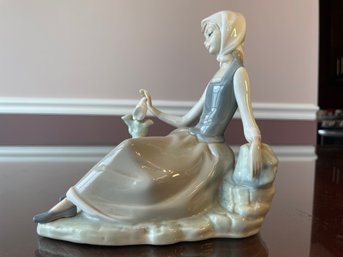 Rare Lladro Shepherdess With Dove Figurine L4660 6x7 Inches