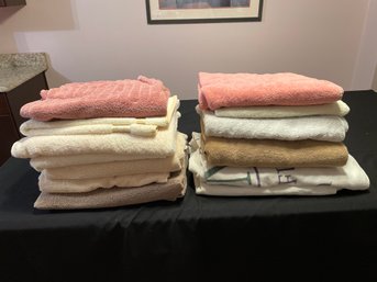 Lot Of 14 Bath Towels