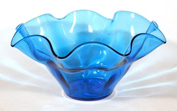 VINTAGE TURQUOISE BLOWN GLASS RUFFLED BOWL NO. 3744 BY BLENKO, MID 20TH CENTURY