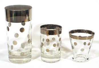 SIXTEEN VINTAGE 'QUEEN'S LUSTER' POLKA-DOT PLATINUM-DECORATED GLASSES BY VITREON, MID 20TH CENTURY