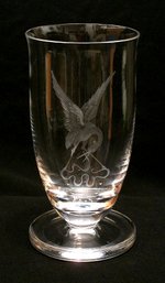 VINTAGE GLASS VASE ENGRAVED WITH A STORK ATTACKING A SNAKE BY VAL ST. LAMBERT, BELGIUM, CIRCA 1950s