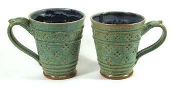 PAIR OF STUDIO POTTERY COFFEE MUGS BY STEVE ZOLDAK, NEW HAMPSHIRE, CONTEMPORARY