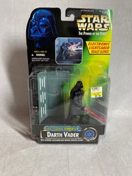 Star Wars Darth Vader Electronic Power F/X Figure