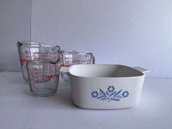 Set Of 3 Anchor Hawking Measuring Cups And Corning Ware Dish
