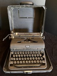 Vintage Royal Quiet Deluxe Typewriter