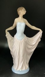 Lladro # 5.050 'De Ensayo' Classic Ballerina Figurine With Original Box