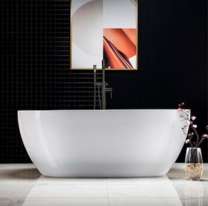 Woodbridge Albi 31.5-in X 67-in White With Matte Black Trim Acrylic Oval Freestanding Soaking Bathtub
