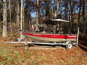 2002 Tracker ProGuide V16 With Trailstar Trailer